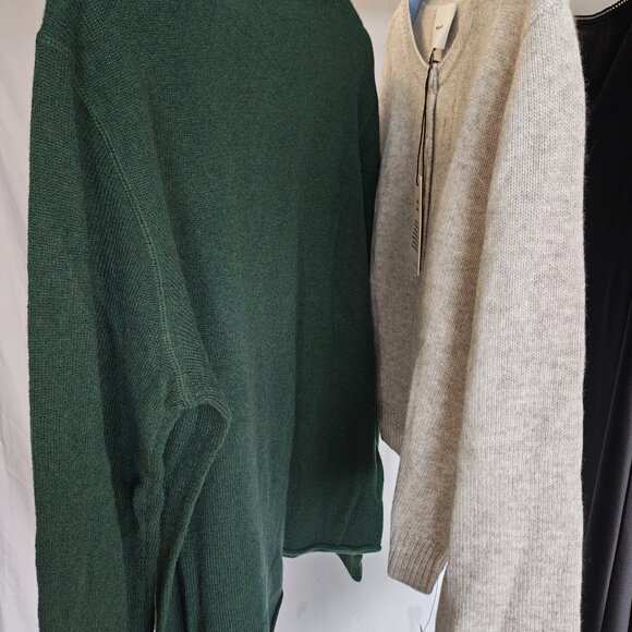 REFORMATION Cashmere Boyfriend Sweater in Dark Pine, size 6 - Picture 6 of 8